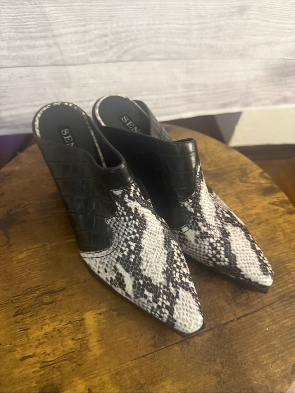 SENSO Black and White Snake-Print Pointed Mules